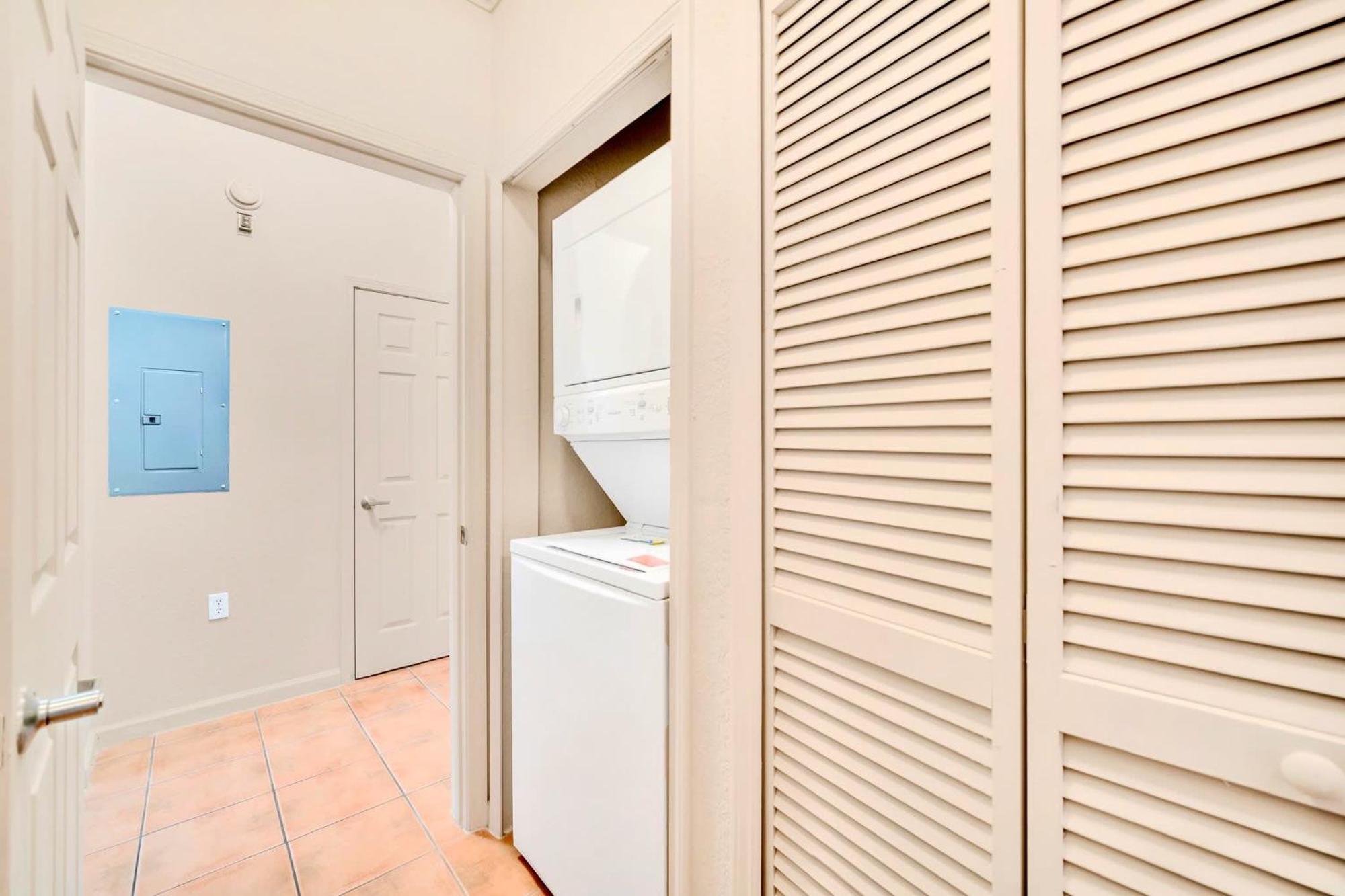 2Br Condo With Shared Pool & Hot Tub, Near Disney! オーランド エクステリア 写真